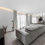 Luka * Baška Voda